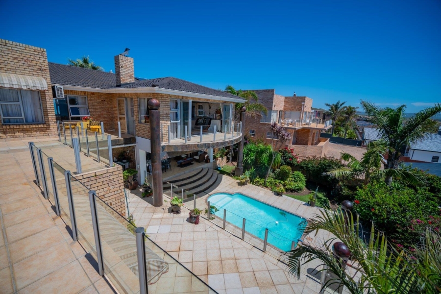 5 Bedroom Property for Sale in Wavecrest Eastern Cape